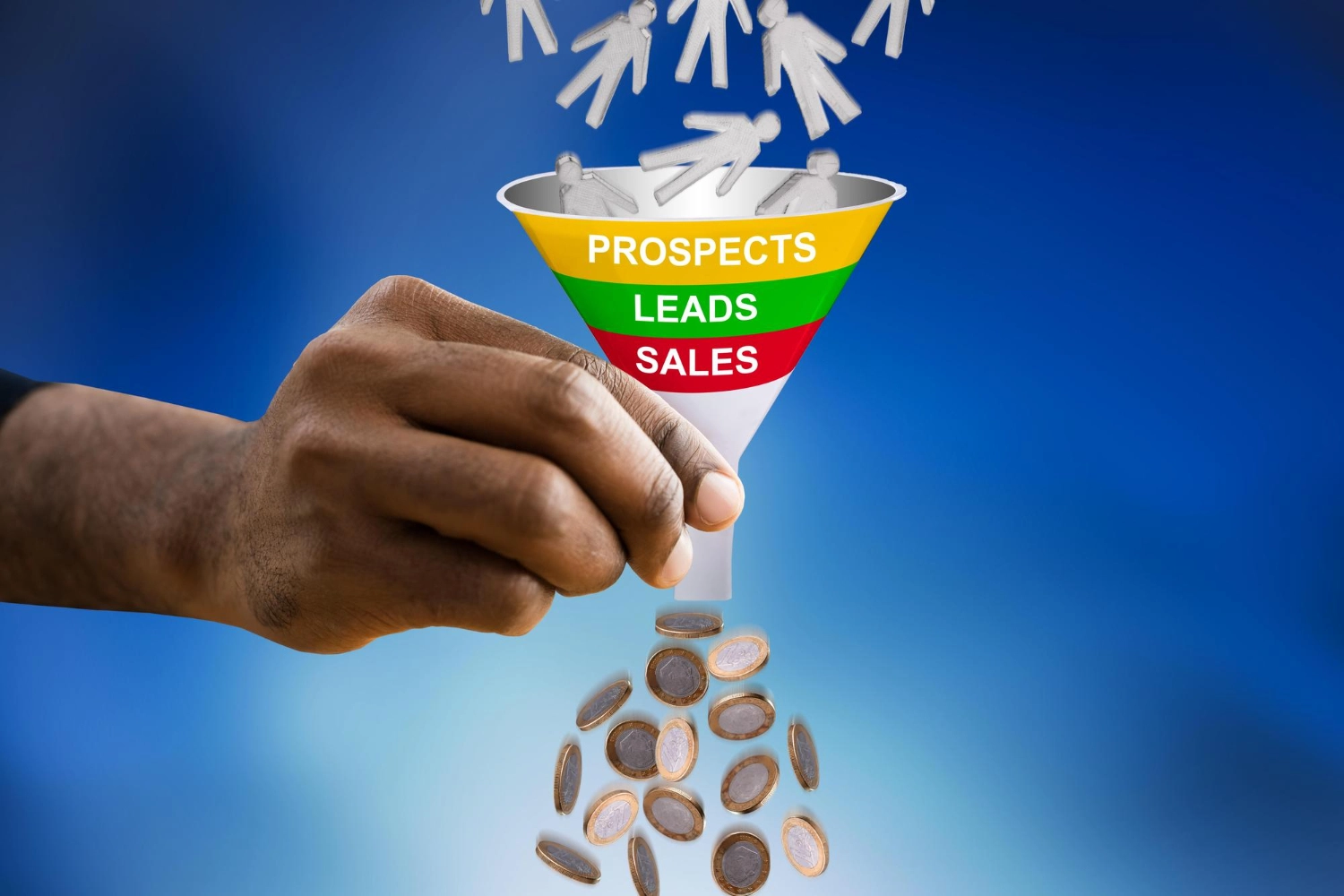 Illustration d'un entonnoir de vente représentant l'amélioration du taux de transformation devis en contrats signés.
