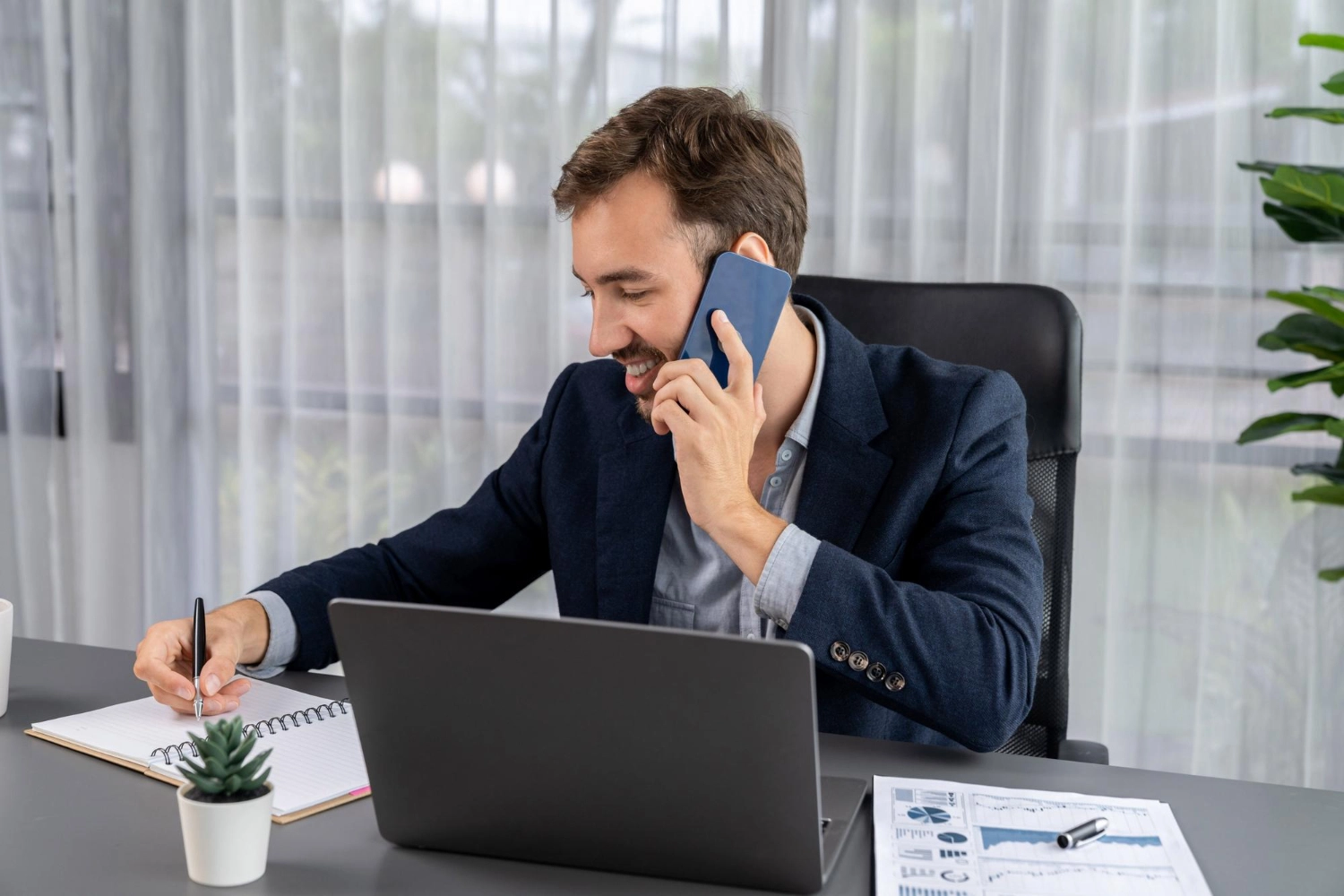 Illustration représentant une stratégie d’appel à froid et de relance commerciale dans le cadre d’une prospection optimisée.