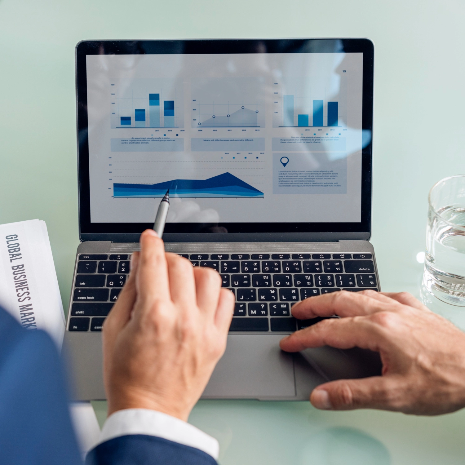Illustration d’un tunnel de vente représentant la conversion prospect froid et l’optimisation du taux de transformation.